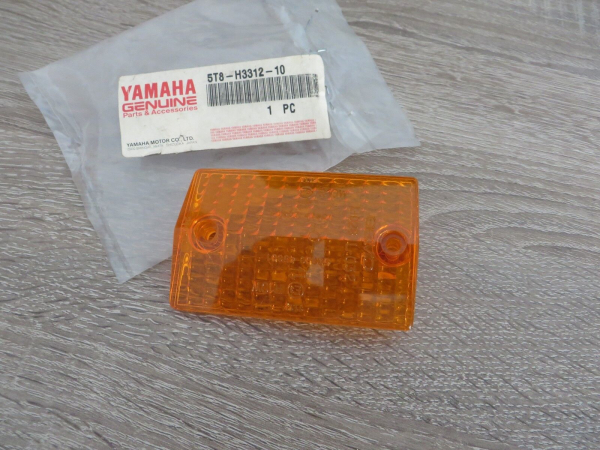 Yamaha Blinkerglas vorne DT50R 5T8-H3312-10 flasher lens front Original NEU 5T8-H3312-10 Original Ersatzteil – MG-Teileshop